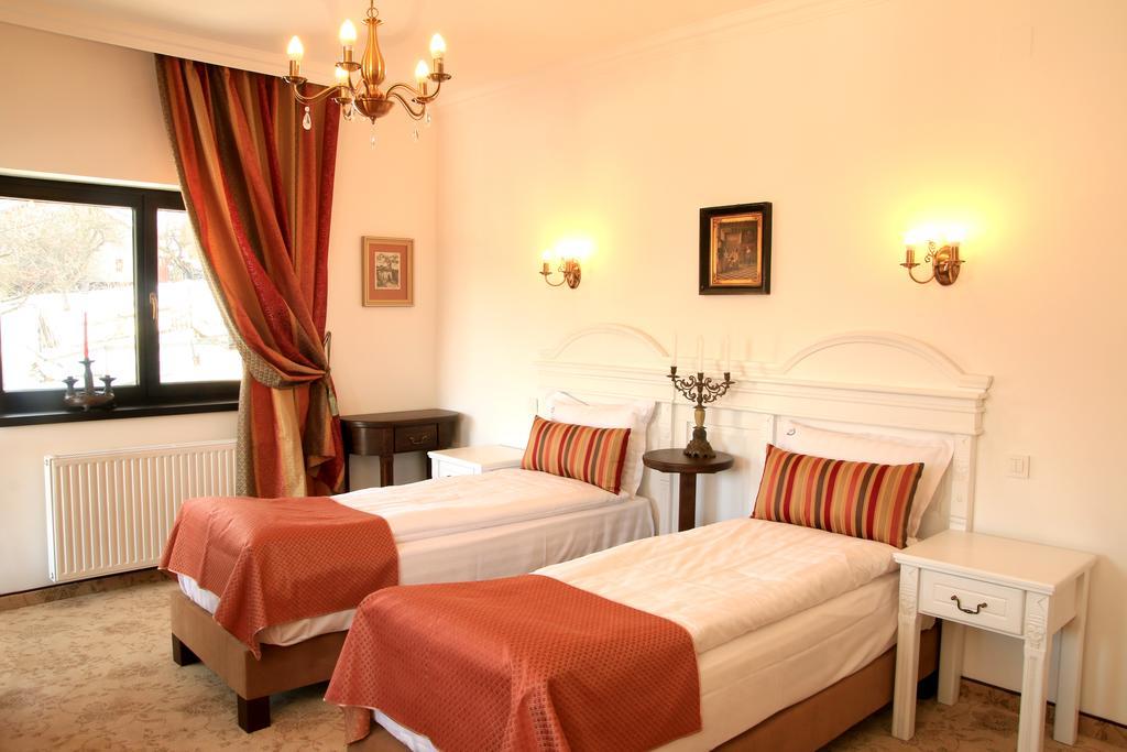 Conacul Bratescu Hotel Bran  Room photo