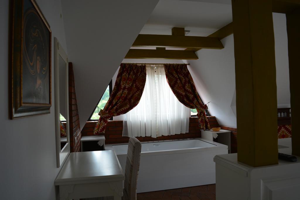 Conacul Bratescu Hotel Bran  Exterior photo